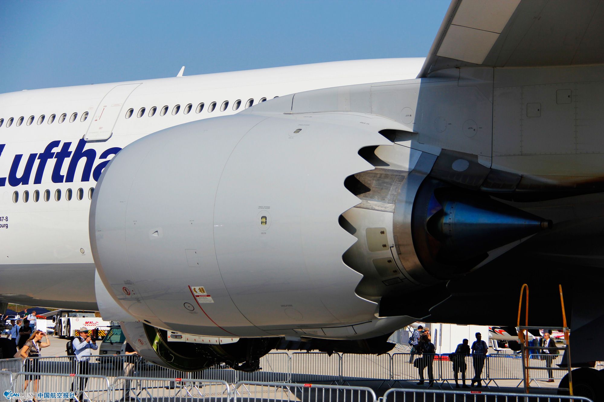 柏林航展汉莎航空7478发动机特写