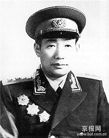 被毛泽东称为"大学生"的儒将杜平