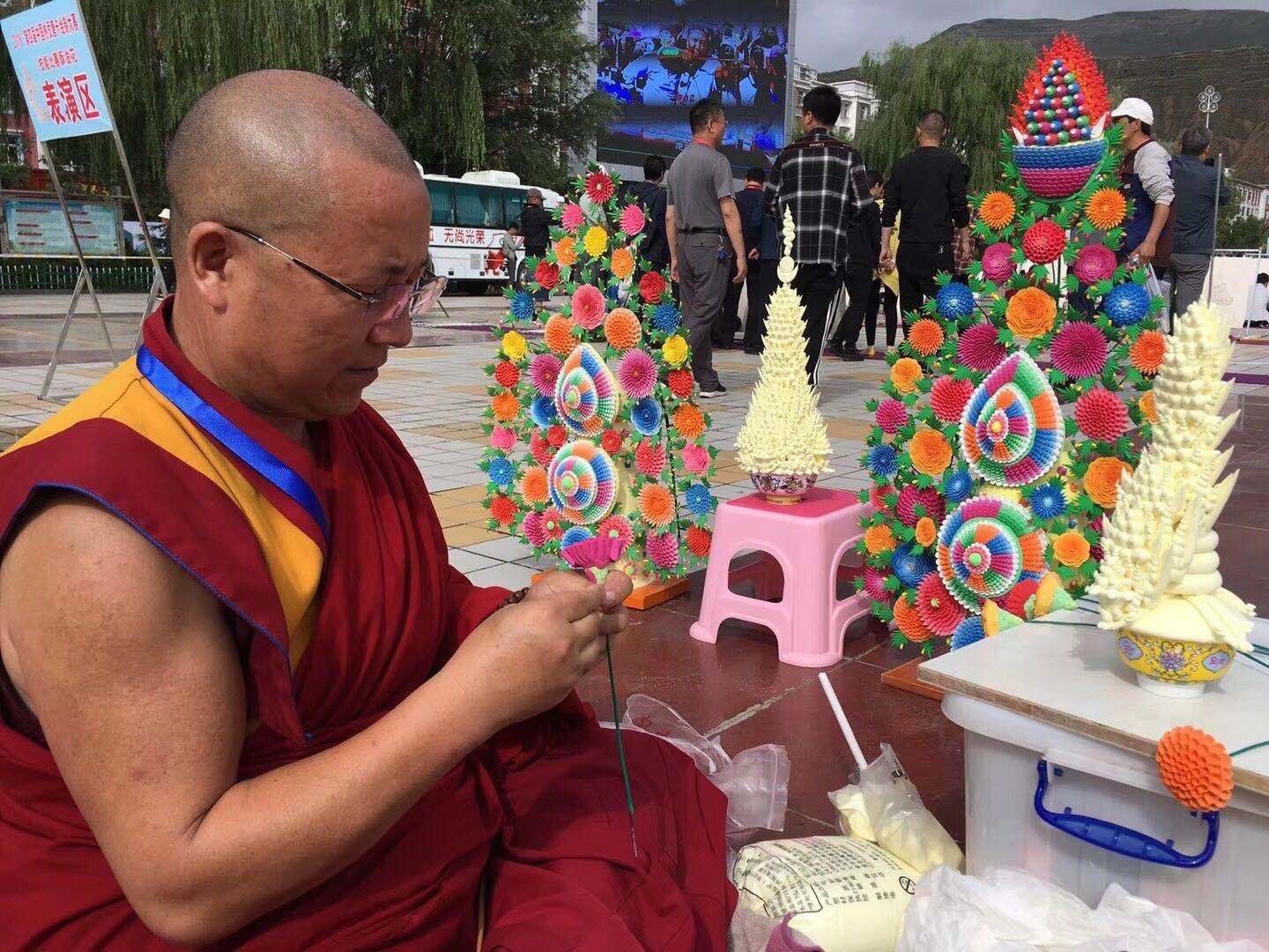 酥油花制作技艺展示