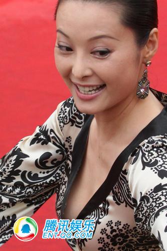 华表奖红毯女星pk美胸 现场争芳斗艳(图)