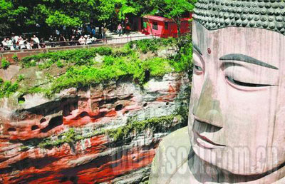 四川乐山大佛遭酸雨侵蚀 表面多处剥落(图)