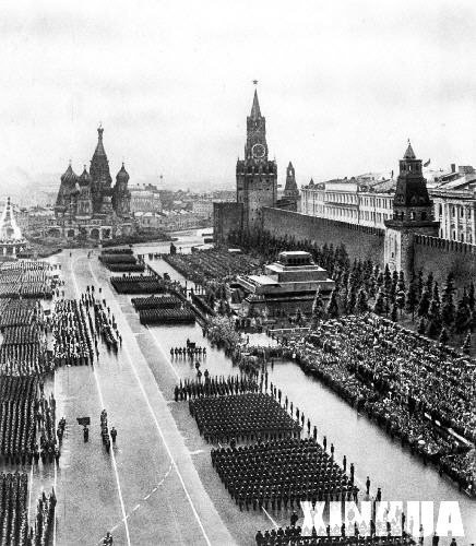 中共代表团在罗马尼亚布加勒斯特共产党,工人党会议上,针对苏共带头