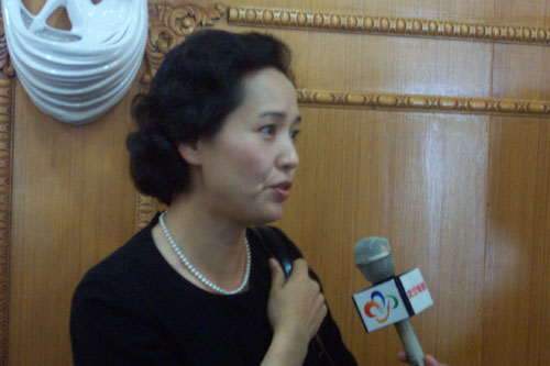 《惊心动魄》中列车长的饰演者沈慧芬在接受记者采访