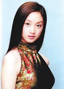 《平淡生活》后期剪辑工作已基本完成,在新片出炉后,海岩率先看了成片