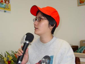 凤凰卫视主持人刘海若向印度洋海啸灾区捐款图