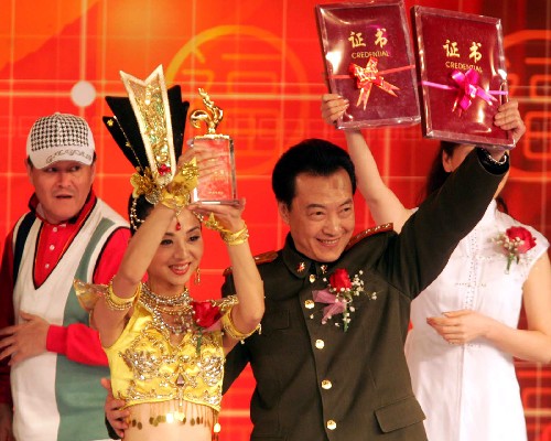 在中央电视台播出的2005年元宵晚会上,舞蹈《千手观音》的主演邰丽华