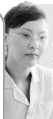 王纳文:高峰给孩子的生活费总晚到一个月(图)