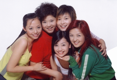 新闻中心 更多新闻 正文    昨(1)日晚,"超级女声"成都唱区"5进3"比赛