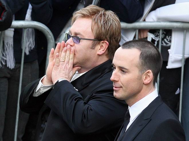 爱尔兰流行歌手ronan keating与妻子