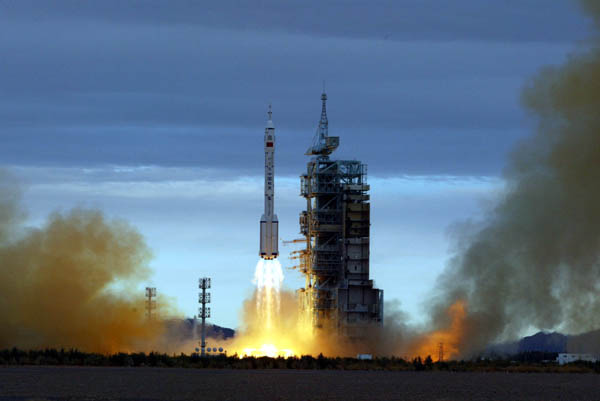 太空杂谈 正文      10月11日      10月12日   中国神舟六号成功发射